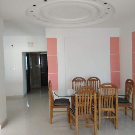 Kalindi Mid Town Villa Indaur Kültér fotó